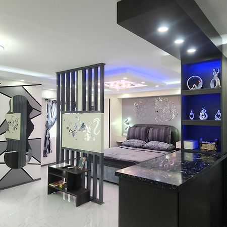 Condo Azur Suites B316 Near Airport, Netflix, Stylish, Cozy With Swimming Pool Lapu-Lapu City Bagian luar foto