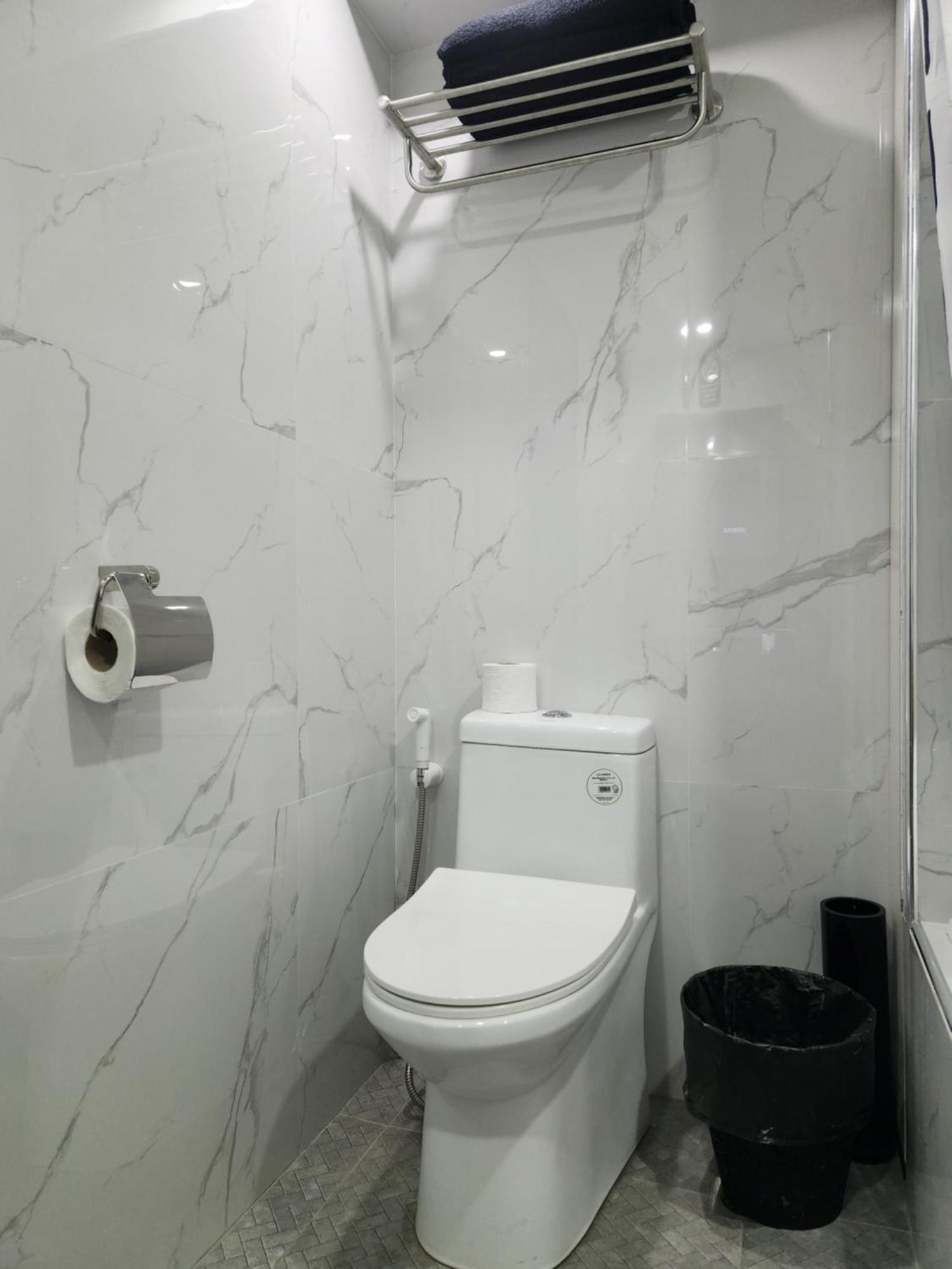 Condo Azur Suites B316 Near Airport, Netflix, Stylish, Cozy With Swimming Pool Lapu-Lapu City Bagian luar foto